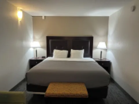 Quality Inn & Suites Everett Hotels in Everett