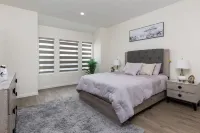 Bright Pasadena Getaway w Patio Near Old Town