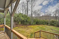 Ideal for Families! Lake Toxaway Getaway w/ Deck - parking