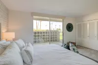 Quintessential Mid-Century Modern Oasis in the Desert - 3-Star