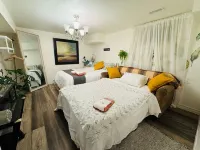 Sunrise BnB Hotel a East York