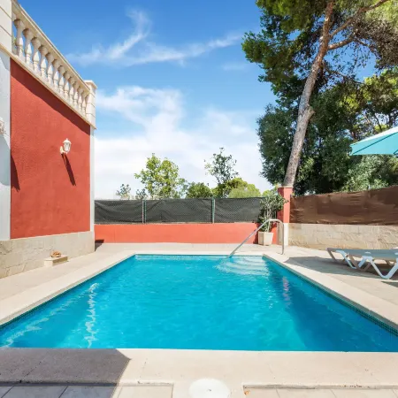 Tranquil Villa Stay in Tolleric