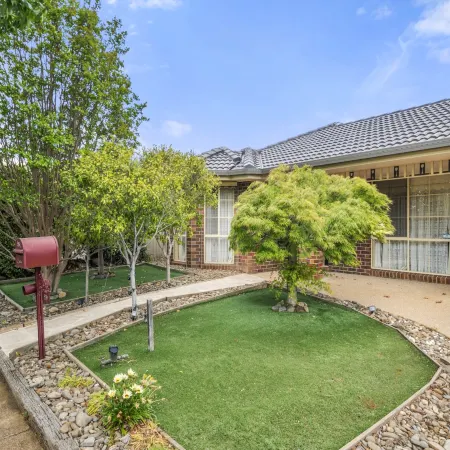 Charming 3-Bed Family Home with Amazing Garden Отели в г. Уэрриби