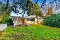 3BR Seattle Home w Spacious Yard Near Northgate Hotels in Lake City