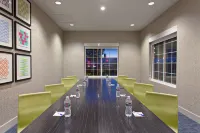 Holiday Inn Express & Suites OAKLAND-AIRPORT by IHG Hotels in Oakland