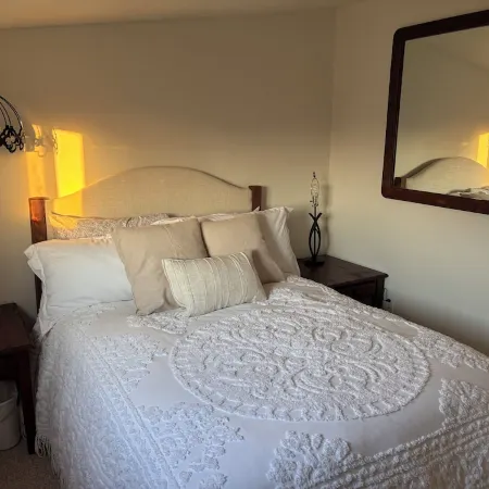Quiet apartment at the mouth of meadow mountains. Located right off of i15.
