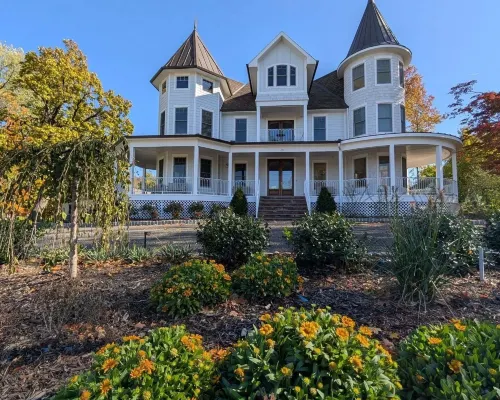 Parkway House Goshen Bed & Breakfast Hotels in Goshen