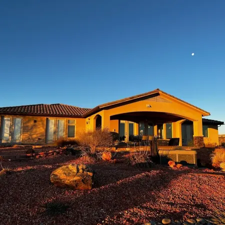 Inspiring Views! Luxury, Serenity, Hot Tub, Lake Powell, Antelope,EV CHG