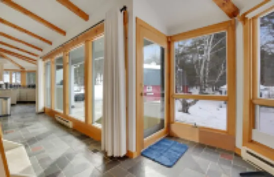 Spacious Home Just 3 Min. from Pleasant Mtn.  Spectacular Views of Mt Washington