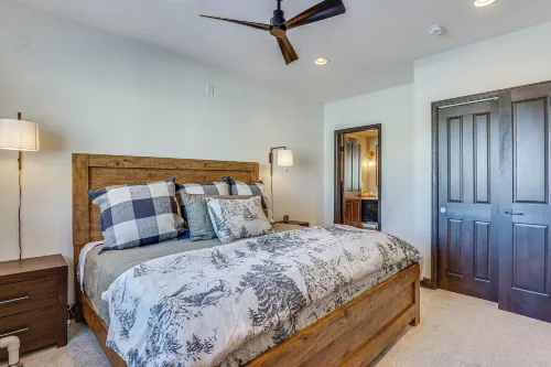 Gorgeous Granby Ranch Home Half-Mi to Skiing! - parking