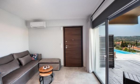 Amaryllis Luxury Apartment