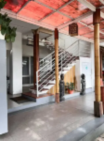 ラカーサ センギギ バイ ロイヤル アムリタ