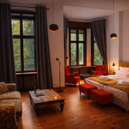 Romantik Hotel Schloss Reichenow Hotels in Markisch-Oderland