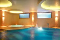 Zeus Essence Ramada by Wyndham Athens - Lãng mạn