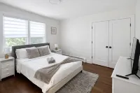 Capacity for 20 people near the airport