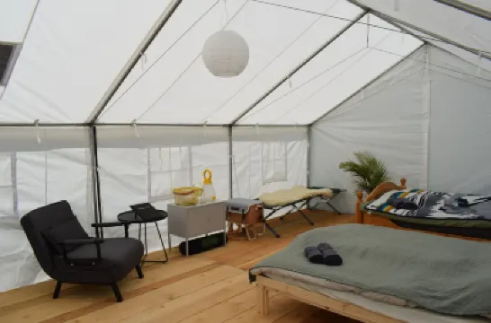 Wild Glamping in the Vienna Alps Hotel di 