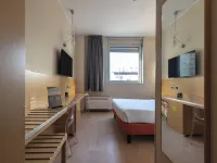 Hotiday Milano Navigli Hotels near Romolo Station