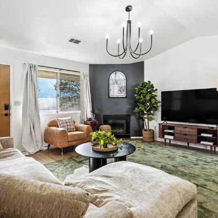 Yosemite Getaway! Stylish 2Br Near South Gate