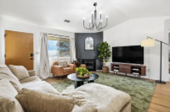 Yosemite Getaway! Stylish 2Br Near South Gate