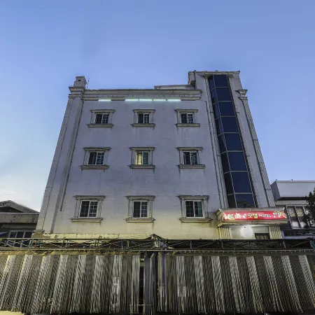 Daegu Gyeongbuk University Rose Отели рядом с достопримечательностью «Железнодорожная станция Тэгу»