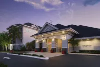 代託納比奇賽道機場Homewood Suites by Hilton - 停車場
