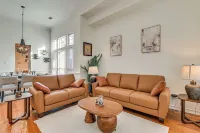 Elegant Home w/ Private Patio, 2 Mi to UTD Campus!