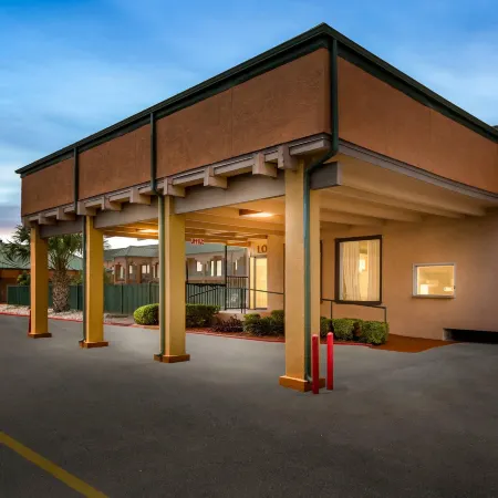 Econo Lodge Del Rio