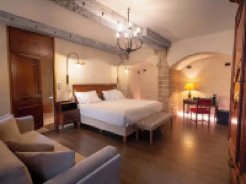 Les Remparts Hôtels et Demeures Historiques Hotels in Beaune