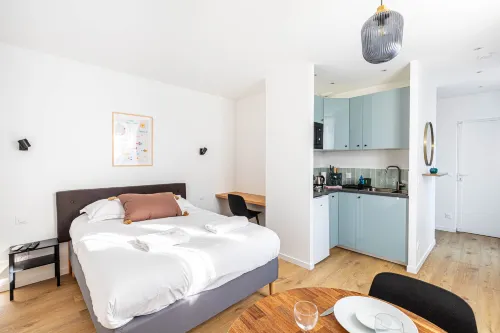 GuestReady - studio direct Champs Elysées