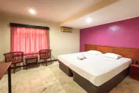 Hotel Pasar Besar RedPartner near Tugu Pahlawan