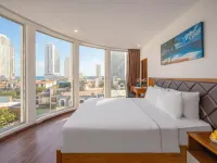 La Beach Hotel Hotels near Da Nang Museum of Cham Sculpture