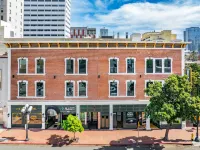 The Beau Hotel Downtown San Diego Gaslamp Quarter Các khách sạn gần Sân bóng chày Petco Park