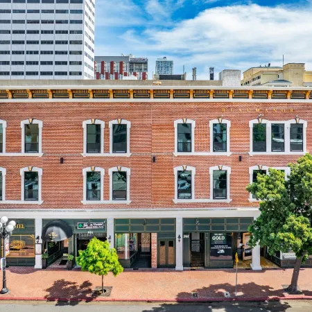 The Beau Hotel Downtown San Diego Gaslamp Quarter Отели рядом с достопримечательностью «Стадион «Петко-Парк»»