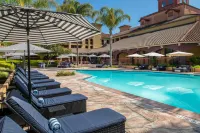 DoubleTree by Hilton Sonoma Wine Country - Swimmingpools