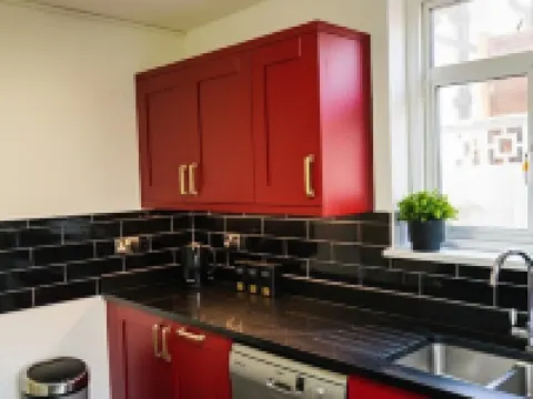 Modern Serviced Accommodation Near East Croydon Addington House-"easy Acess to Central London"