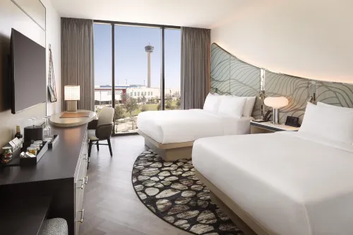 The Monarch San Antonio, Curio Collection by Hilton - piscine