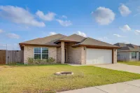 Easy Living in Brownsville! Home Near Med Center - 3 stjerner