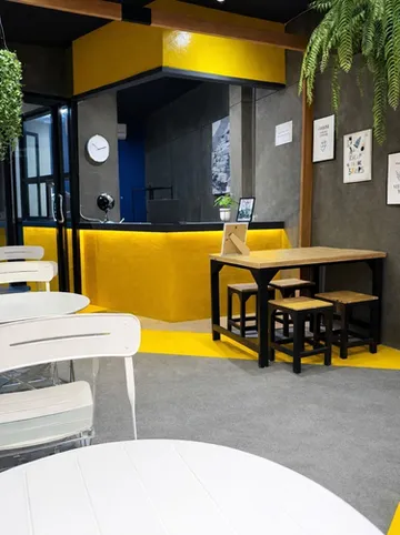 รูปภาพของฟรีเวย์ กะตะ บีช โฮสเทล