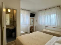 โรงแรมปิชชิเนลลี โรงแรมใกล้อาร์โคดีออกุสต์