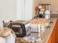 BRIDGEPOINTE INN & SUITES - Desayuno