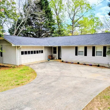 Lakefront ~ Boat ~ Kayaks ~ Fire Pit ~ Private Dock ~ Bar ~ Pool Table