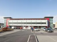 Travelodge Llanelli Central - 3つ星