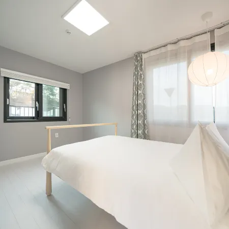Damyang H House
