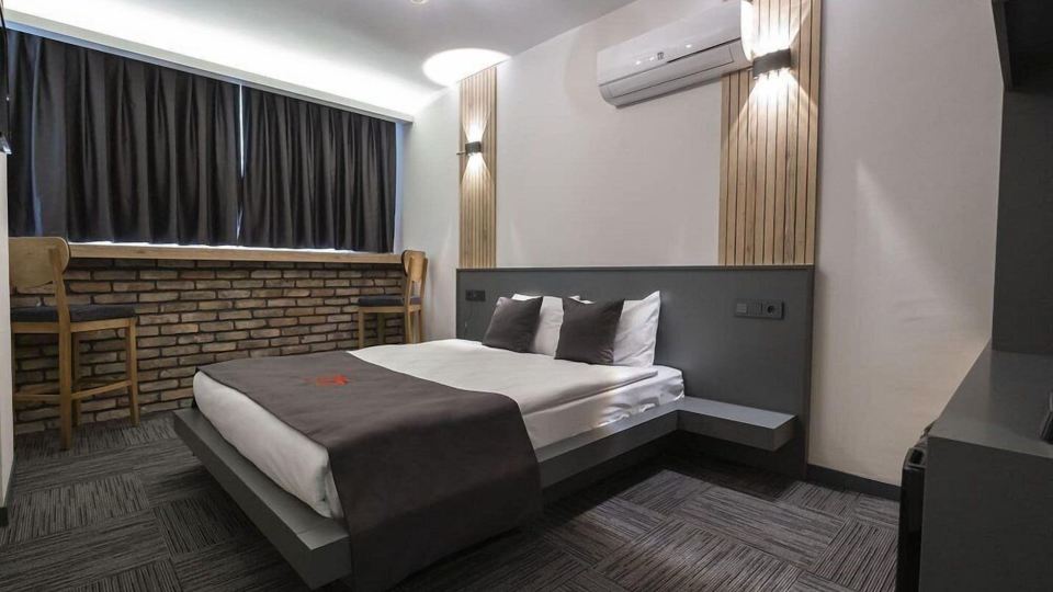 Dewy Hotel