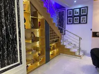 Four Crowns Serviced Apartment Hoteles en 