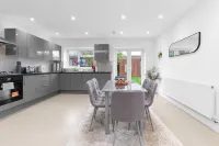 Spacious 4 Bed Semi-Detached Hse