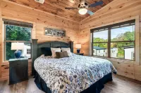 Modern 5 bedroom cabin, close-Dollywood, game room Hotels in 