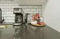 Stylish 2BR Basement Suite | 15 Mins to Airport