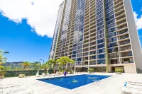 Diamond Head View Close to Waikiki Beach with Parking - Private Pools