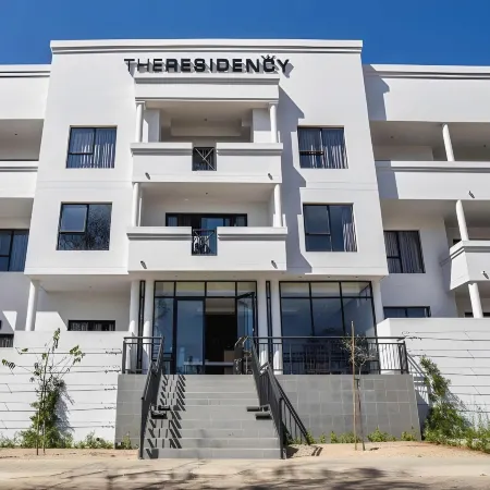 Mint Hotel Rosebank Отели рядом с достопримечательностью «Radiopark Building»